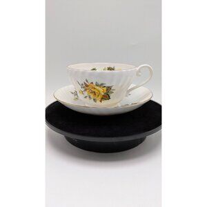 Stanley Yellow Rose Bone China Gold Trim Wide Tea Cup And Saucer Vintage Set